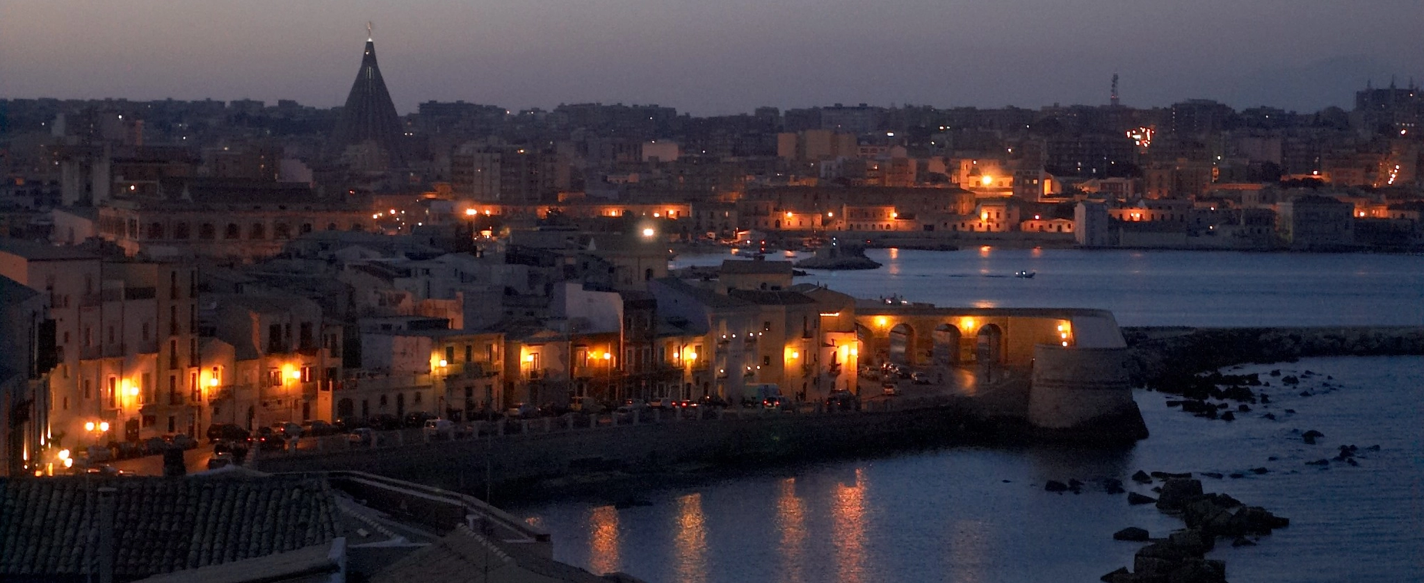 Sunset over the Ortygia neighbourhood of Siracusa